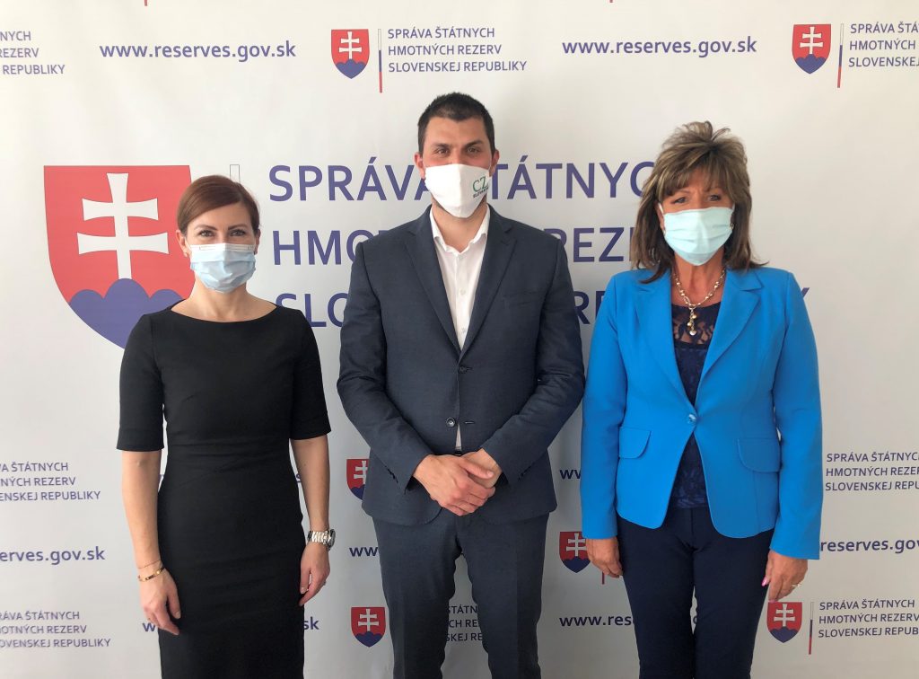 CZ Slovakia, a.s. darovala Slovensku 400 tisíc rúšok pre ľudí v prvej línii CZ Slovakia, a.s. darovala Slovensku 400 tisíc rúšok pre ľudí v prvej línii