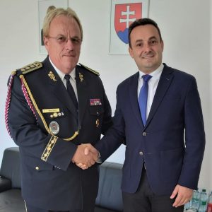 Spolupráca v prípade mimoriadnych situácií bola hlavnou témou stretnutia predsedu SŠHR SR Jána Rudolfa s prezidentom Dobrovoľnej požiarnej ochrany SR Pavlom Ceľuchom Predseda SŠHR SR Ján Rudolf s prezidentom Dobrovoľnej požiarnej ochrany SR Pavlom Ceľuchom